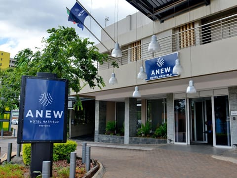 Property building, Property logo or sign, Street view