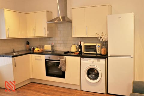 Modern Newgate Apartments - Convenient Location, Close to All Local Amenities Apartment in Stoke-on-Trent