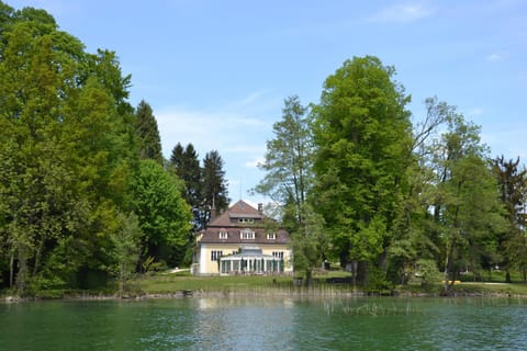 Property building, Day