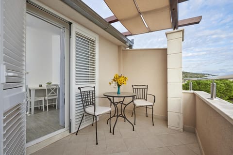 Balcony/Terrace, children, Family