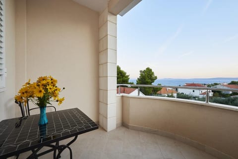 Balcony/Terrace, children, Family