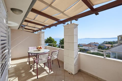 Balcony/Terrace, children, Family