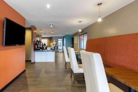 Restaurant/places to eat, Dining area, On site, Breakfast