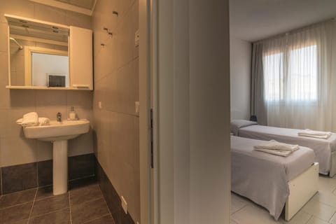 Bed, Bathroom, Photo of the whole room, Bedroom