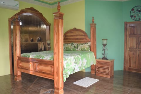 Bed, Photo of the whole room