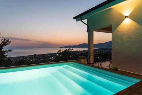 City view, Landmark view, Pool view, Sea view