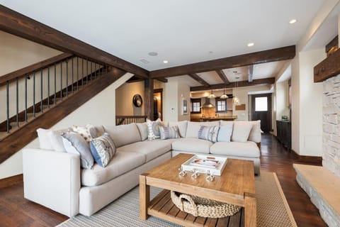 Silver Star #404 - 3 Bed Condo w spa House in Park City