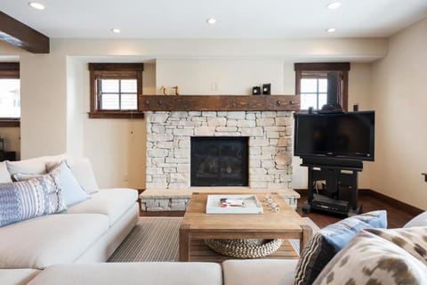 Silver Star #404 - 3 Bed Condo w spa House in Park City