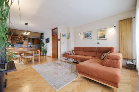 Communal lounge/ TV room, Living room, Dining area