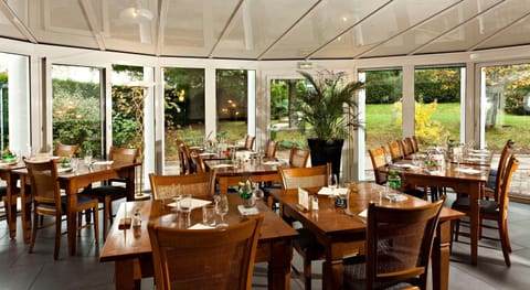 Restaurant/places to eat, Restaurant/places to eat