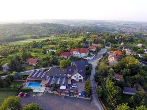 Property building, Bird's eye view, Street view, Location, Parking