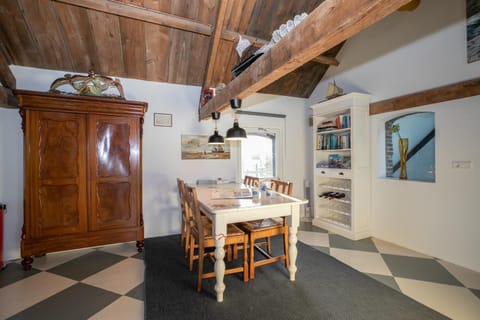 Pekelpakhuis Menheerse Werf Apartment in Zeeland, Netherlands