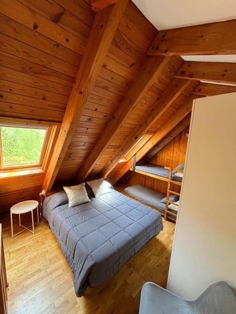 Bed, Photo of the whole room, Bedroom, bunk bed