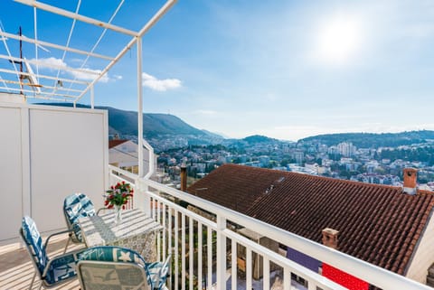 Balcony/Terrace, City view