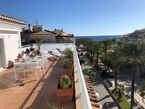 Balcony/Terrace, City view, Sea view, Street view