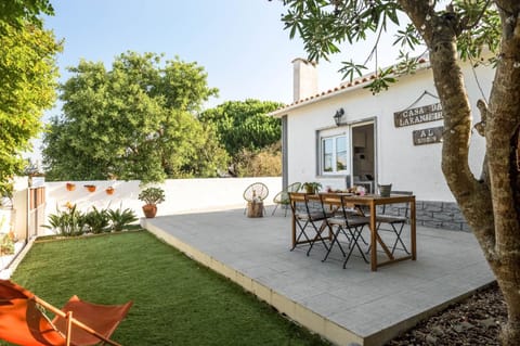 Property building, Garden, Dining area