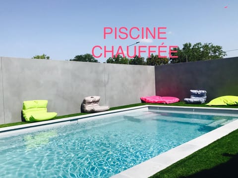 Bird's eye view, Swimming pool