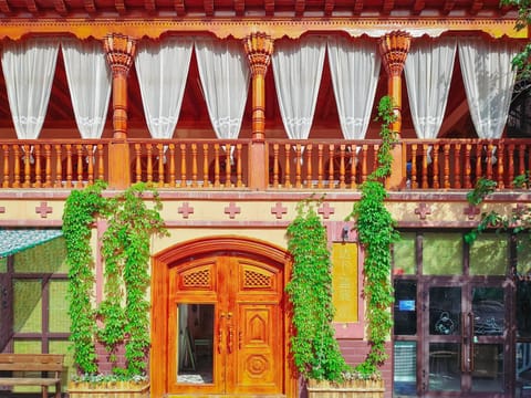 Property building, Facade/entrance