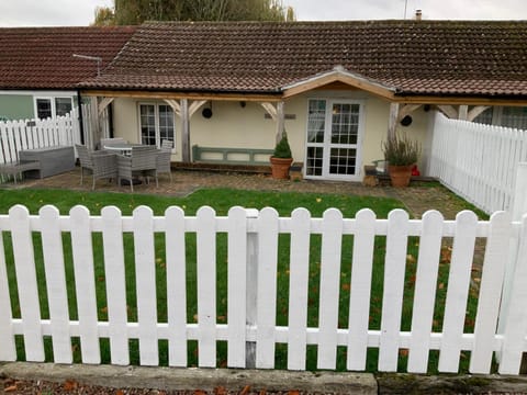 woodpecker cottage at frog trotters cottages House in Cotswold District
