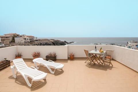 Property building, Balcony/Terrace, Living room