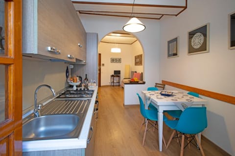 Kitchen or kitchenette, Lunch