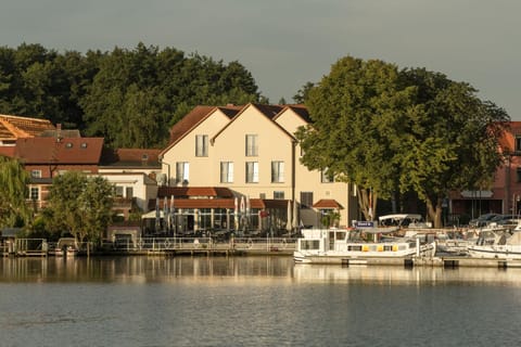 Summer, Area and facilities