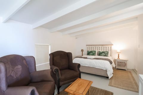 Seating area, Bedroom