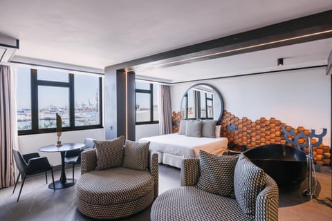 Bed, Seating area, Bedroom