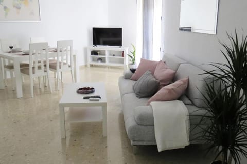 TV and multimedia, Living room, Lounge or bar, Seating area
