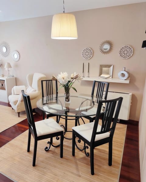 Living room, Seating area, Dining area