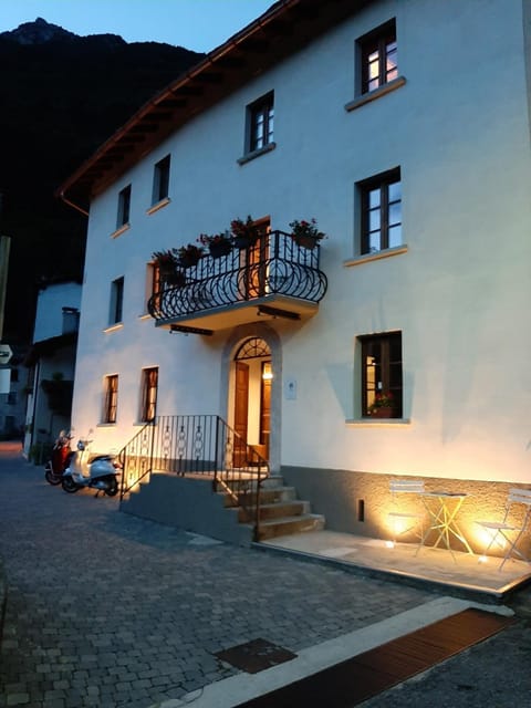 Property building, Night