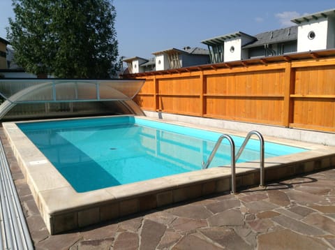 Swimming pool, Swimming pool