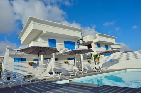 Property building, Balcony/Terrace, Swimming pool, Swimming pool