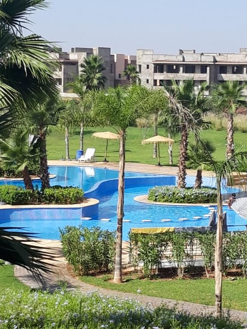 Property building, Spring, Day, Natural landscape, Garden, Garden view, Pool view, Swimming pool, sunbed