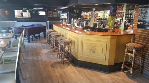 Lounge or bar, Lounge or bar