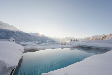 Winter, Mountain view, Swimming pool