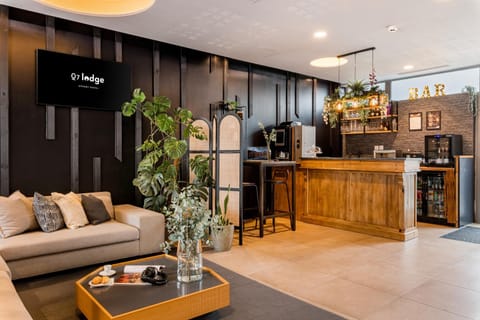 Lounge or bar, Seating area