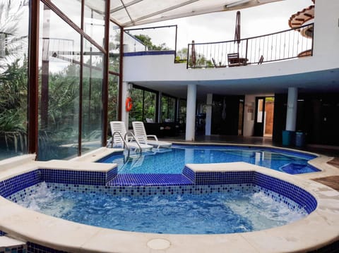 Swimming pool, Swimming pool