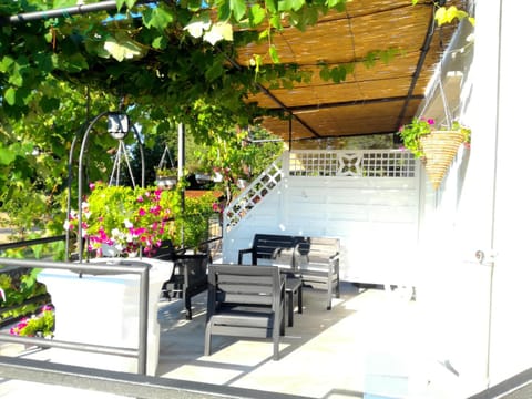 Patio, Facade/entrance, Summer, Balcony/Terrace, Decorative detail, Seating area, Sunrise