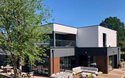 Property building, Patio