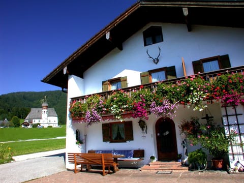 Haus Wiesenrand Bed and Breakfast in Berchtesgaden