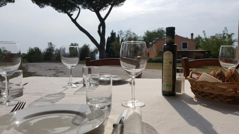 Restaurant/places to eat, Food and drinks