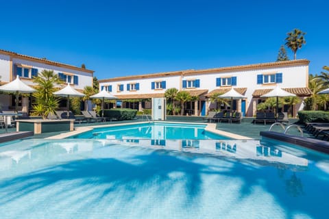 Property building, Swimming pool, Swimming pool