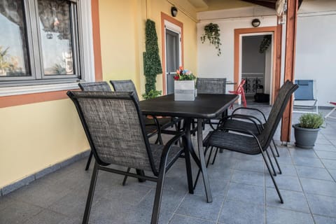 Balcony/Terrace, Dining area