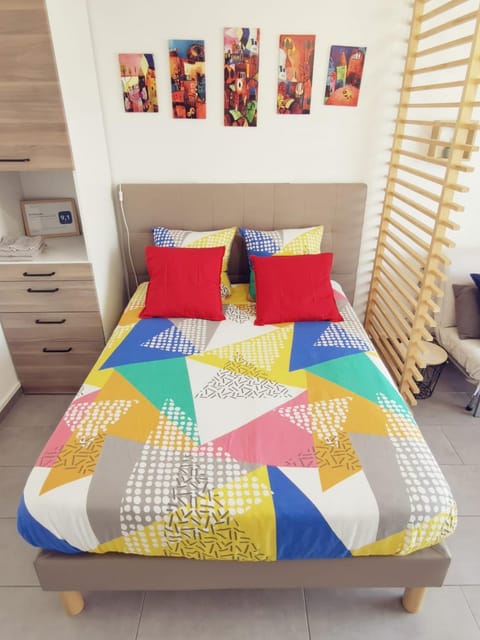 Suite Athéna - Melun gare RER - Studio avec Balcon et parking Apartment in Île-de-France