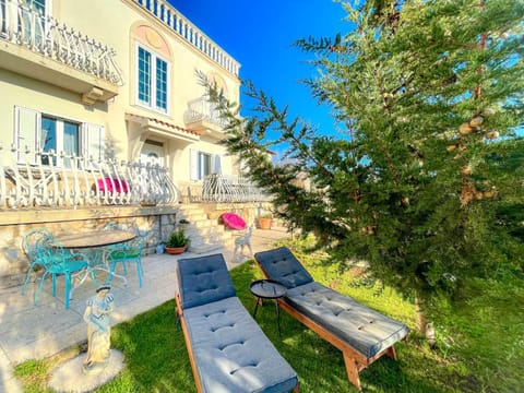 Seafront captain apartment Apartment in Tisno