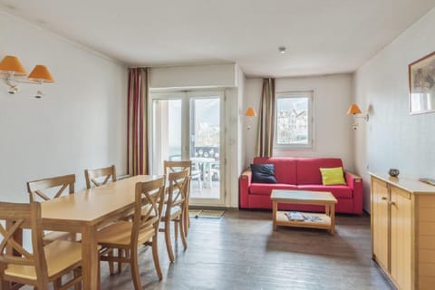 Bed, Living room, Dining area