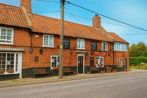 Property building, Location