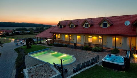 Property building, Off site, Summer, On site, Mountain view, Pool view, Swimming pool, Sunset