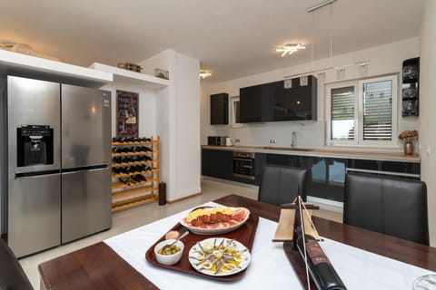 Villa Confido - Luxury 3BR Apartment with Private Pool near Trogir Apartment in Šibenik-Knin County, Croatia